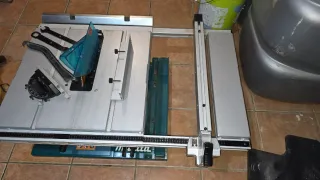 Sierra de mesa Makita 2704