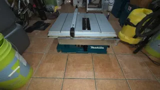 Sierra de mesa Makita 2704