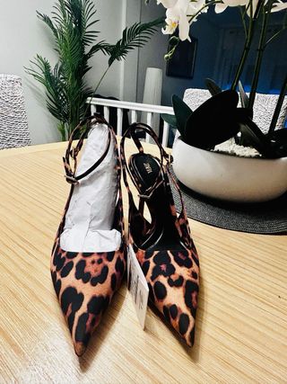 Zapatos de tacón Zara estampado leopardo T39