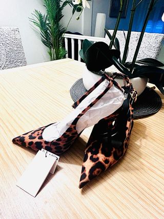 Zapatos de tacón Zara estampado leopardo T39
