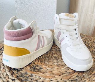 Zapatilla deportiva Mustang abotinada mujer