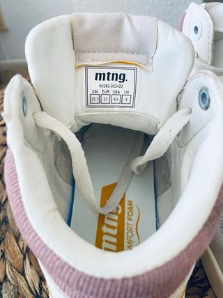 Zapatilla deportiva Mustang abotinada mujer