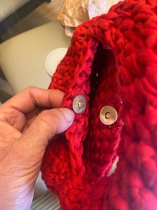 Bolso rojo crochet con borla