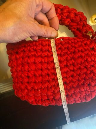 Bolso rojo crochet con borla