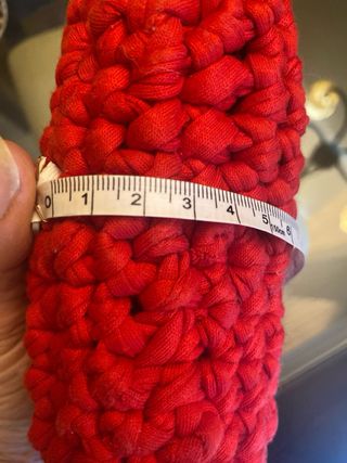 Bolso rojo crochet con borla