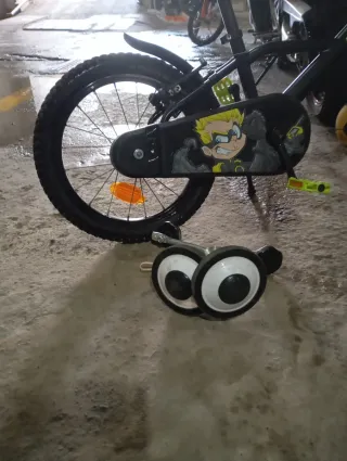 Bicicleta infantil BTWIN negra y verde