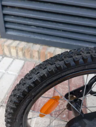 Bicicleta infantil BTWIN negra y verde