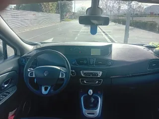 Renault Grand Scenic 2012