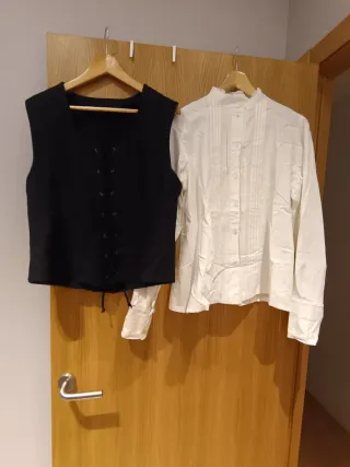 Conjunto Camisa Blanca y Corpiño Negro