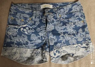 Lote 4 Prendas Mujer: Faldas y Shorts