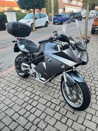 BMW F800ST Moto Deportiva