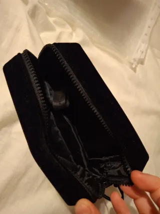 Estuche maquillaje Yves Saint Laurent negro nuevo