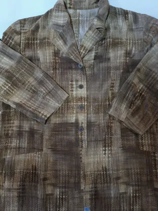 Lote de zapatillas rojas y ropa talla 52