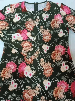 Lote de zapatillas rojas y ropa talla 52