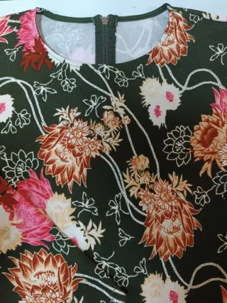 Lote de zapatillas rojas y ropa talla 52