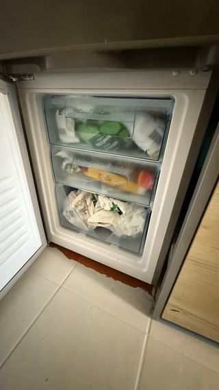 Nevera JOCEL con dispensador de agua