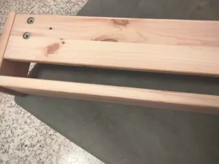 Estantería de madera Ikea para colgar