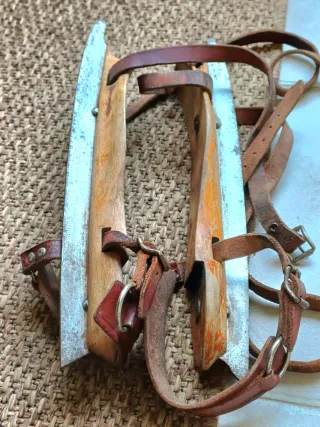 Patines hielo madera metal piel antiguos