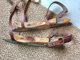 Patines hielo madera metal piel antiguos