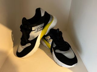 Zapatillas Hogan Negras y Plateadas