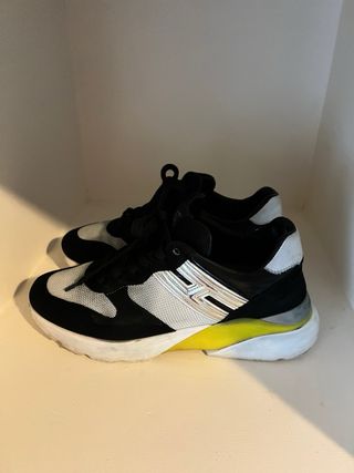 Zapatillas Hogan Negras y Plateadas