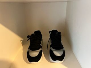 Zapatillas Hogan Negras y Plateadas