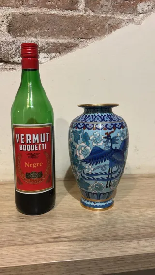 Jarrón chino cloisonné azul y dorado 21 cm