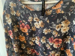 Camiseta crop punto manga larga floral