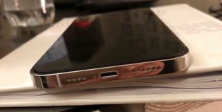 iPhone 12 Pro Max 85% Batería blanco, con caja.