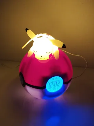 Radio-reloj despertador Pikachu Pokebola