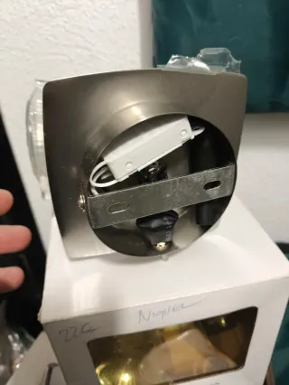 Aplique de pared cristal y metal acabado niquel.