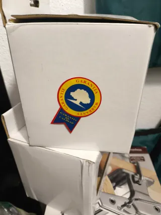 Aplique de pared cristal y metal acabado niquel.