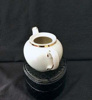 Bricco latte porcellana con bordo oro