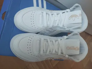 Zapatillas Adidas originales Talla 40 Blancas y Do