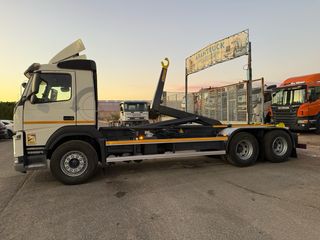 Camión Multilift Portacontenedores