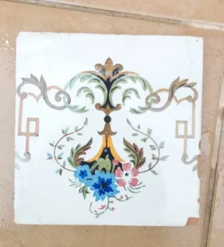 Azulejo antiguo pintado a mano Sevilla