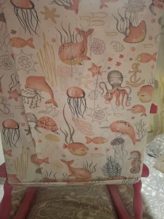 Mecedora infantil con estampado marino