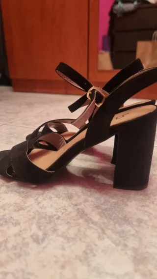 Zapatos de tacón negros