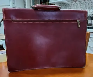 Maletín de piel marrón