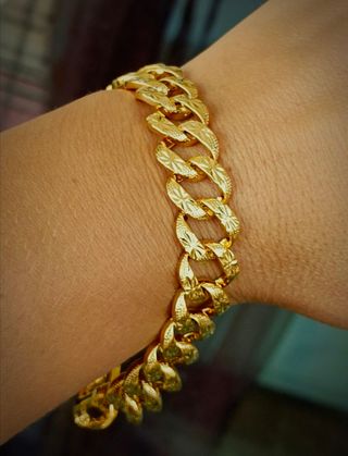 Pulsera laminada en oro de 24k