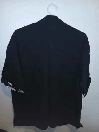 Camisa oriental negra bordada sin usar