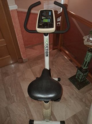 Bicicleta Estática ProAction BH Fitness