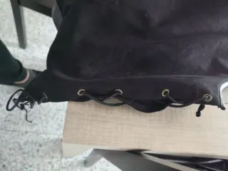 Chaleco de vaquero negro estilo motero con cuero
