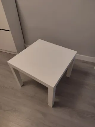 Mesa auxiliar blanca Ikea