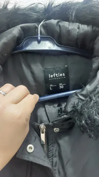 Chaqueta parka Lefties negra .