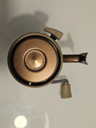 Carrete de pesca Crack Contact