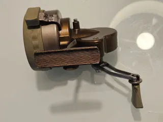 Carrete de pesca Crack Contact