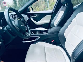 Jaguar F-Pace R SPORT