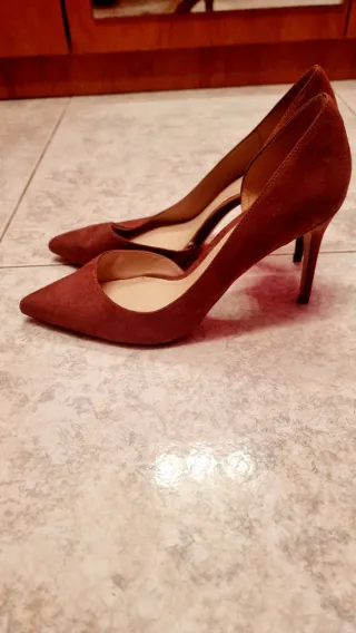 Zapatos de tacón marrones