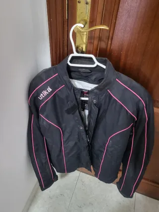 Chaqueta Utika Negra y Rosa Talla M